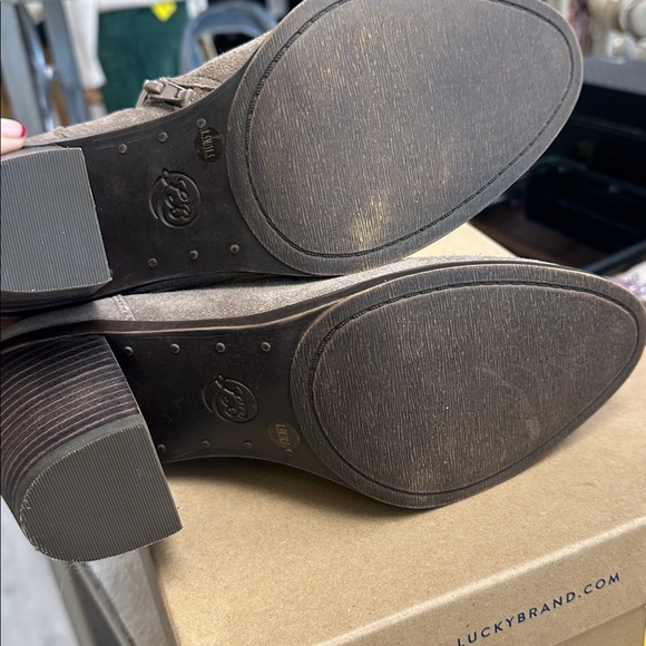 Lucky Brand LK-Eller Suede Ankle Booties – Size 8.5M (38.5 EU) - Picture 8 of 9